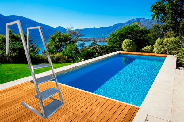 نردبان  استخر آکوامارین