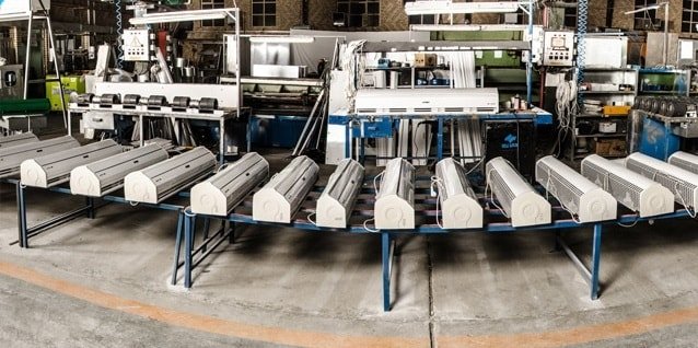 پرده هوا فراز کاویان