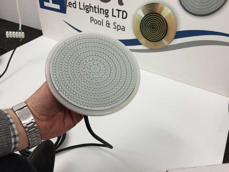 چراغ LED روکار با رینگ استیل316 HQPOOL مدل Ultra Flat-HQ1011-4